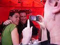 Carlos Latre firmando libros en Sant Jordi 