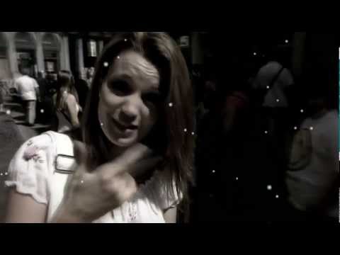 Nadine – Falling In Love At Christmas (Official Video)