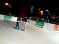 wasona y rebeka en la pista de hielo