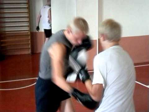 Ehituskooli poksi treeningutund!Õpetab Tarmo Leier 29.08.11. Poksiklubi