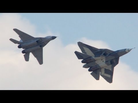 Sukhoi T-50 PAK-FA and MiG-29M2 Moscow 2012 | Сухой Т-50 ПАК ФА и МиГ-29М2
