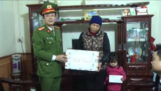 Công an thành phố tặng 27 suất quà Tết cho các đối tượng hoàn cảnh khó khăn