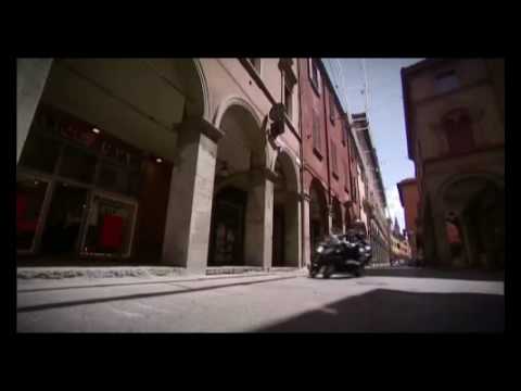 Piaggio MP3 LT 300 Official Video
