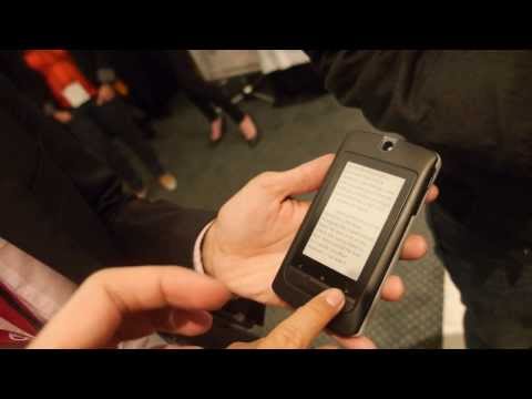 OAXIS InkCase Lite, ultra-thin E Ink back-cover for Smartphones