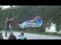 Giant soap bubbles, bulles de savon g�antes (Trocad�ro)
