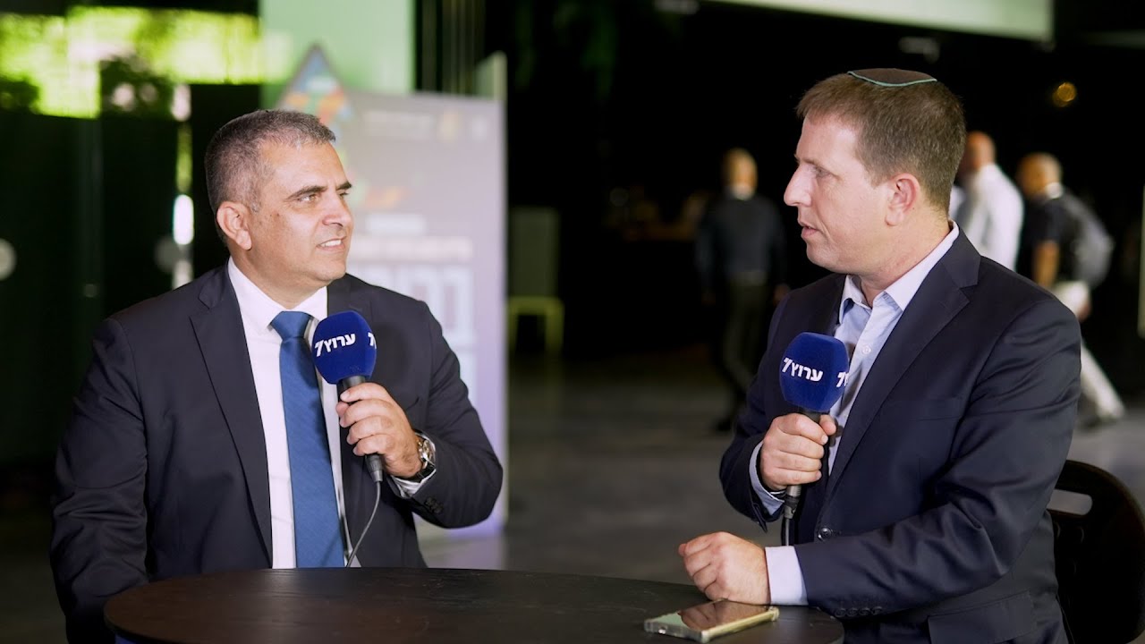 השר אופיר סופר לערוץ 7: ככל שמשקיעים בעולים, מקבלים מהם יותר