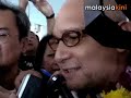 Court frees ISA detainee Raja Petra