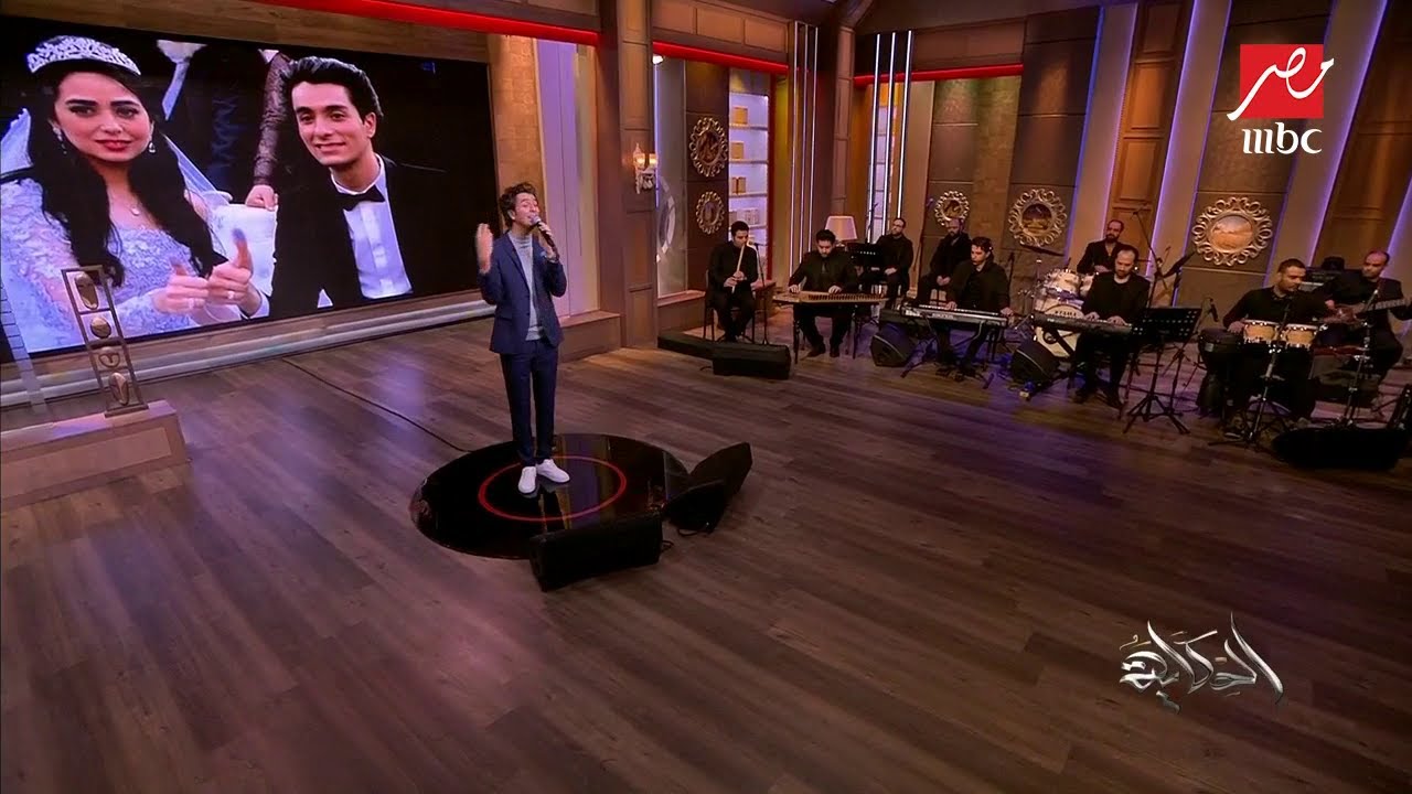 محمد محسن يبدع في غناء "بحبك من زمان" لزوجته هبة مجدي في #الحكاية