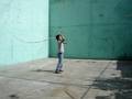 videos de Cracking a chirrion whip (broomstick handle)