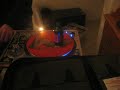 Bierre sur platine qui tombe