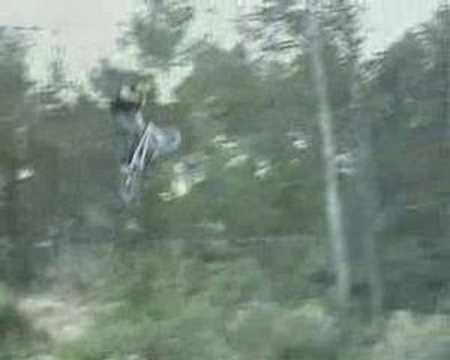 BMX BIKES TRICKS STUNTS CRASHES