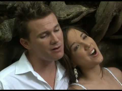 “Alles Vir Liefde” deur Mariska (ft. Rian Ungerer) ~ 2011 [Amptelike Musiek Video]