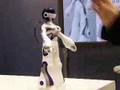 何度もキスしてくれるセガの女性型ロボ「エマ」 in 東京おもちゃショー2008 2/2