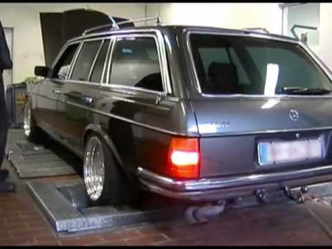 W123 V8 560TE auf dem Pr fstand