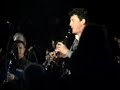 les zic zazou avec l'harmonie de noyon lors de l'oise en guinguette 2006 devant l'hotel de ville de noyon