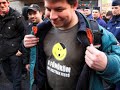 A fasiszta, rasszista, hazug szélsőjobboldali uszító, gyűlöletkeltő, gyújtogató brigád megpróbálta nyomatékosítani rémtettét, ám meglepetésükre több száz békés civilbe ütköztek, akik felborították a tervüket. Bár minden médium, politikus és jóérzésű ember elítéli a súlyos bűncselekményt és a rasszista, romlott ideológiájukat, mégis megy tovább a gyűlölet és hazugsággyáruk - meddig még? Vajon mi kell még ahhoz, hogy rács mögé kerüljenek végre a fasiszta disznók?