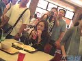 Chris Bosh And Dwight Howard - Burgers In China! Chris Bosh And Dwight Howard - Burgers In China!