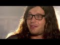 KINGS OF LEON LIVE - SEX ON FIRE & INTERVIEW KINGS OF LEON LIVE - SEX ON FIRE & INTERVIEW