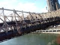 vue de nyc depuis le telepherique reliant roosevelt island et manhattan