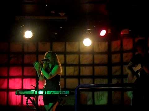 e.hehr - Greta Morgan of the Gold Motel and E. Hehr perform the cruel one acoustic live.