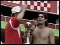 FERNAND�O CANTANDO COM A TORCIDA.
