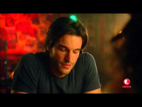 Witches of East End 1x01: Killian & Freya at the bar.