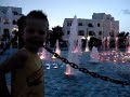 Davey en de muziekale fontein in Port El Kantaoui(Tunesië)