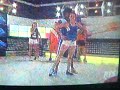 Baile del equipo azul vs naranja en COMBATE.