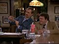 Cliff Cravin y Nixon en Cheers