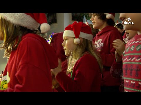 Los coros escolares inauguraron la XV Feria Solidaria de Navidad