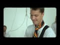 po velk�m �sp?chu n�padit�ho klipu p??�ci se tata bojs vracej� s dal?�mi pohybliv�mi obr�zky. volba padla na splaskl� vzpom�nky. po intermezzu s jakubem koh�kem se re?ie ujal osv?d?en� jarom�r pesr, kter� tata bojs nato?il klipy k p�sni?k�m mali?k� a tane?nice. d?lal tak� videoprojekci k turn� attention biorytmy, kter� tata bojs jeli v roce 2003