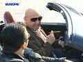 Διαφημίζει με τον τρέγια την εταιρία ΚΤΕΟ autosafe!xaxaxa