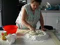 Nonna Facendo le \"Ciambelle di Capdanno\" alla Ripana (2)