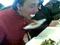 Batta alla festa di laurea di Manu succhia il tumin Batta alla festa di laurea di Manu succhia il tumin