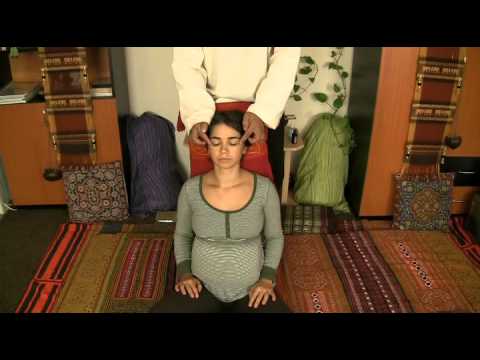 how to massage pregnant