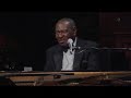 Freddy Cole performs 