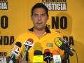 Afirma que se debe estar alerta y seguir trabajando por la libertad y la democracia

Yon Goicoechea  asegura que la tolda amarilla no descansará esta navidad para luchar contra la enmienda

Lunes, 22 de diciembre de 2008. Yon Goicoechea, dirigente de Primero Justicia reiteró la solicitud que ha hecho la tolda amarilla al Presidente de la república de retirar el proyecto de enmienda propuesto por el mismo y avocarse a los problemas inmediatos que tiene el país como la crisis económica que se ve acentuada por la caída de los precios del petróleo, además aprovechó la oportunidad para expresar su solidaridad con los presos políticos y pidió al Presidente que los liberara para que pudieran pasar estas navidades con su familia.

 

El miembro de la junta nacional de Primero Justicia consideró que era el momento oportuno para hacerle al Presidente esas peticiones, 