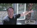 tim toupet bei seinem rundgang durch die playa de palma und dem ballermann 6. hier erkl�rt er, wo man hinmuss, wenn man urlaub auf mallorca macht.
wer bis jetzt noch keine lust auf mallorca hatte, wird sie nach dieser malle-tour garantiert bekommen.