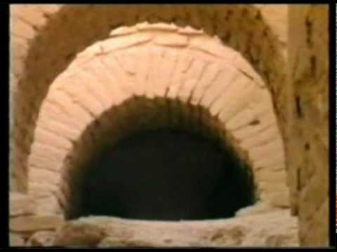 sumeria - La civilización sumeria, la primera civilización humana, comenzó en un pantano poblado de juncos en el sur de Irak. Por el año 3500 a. C. los sumerios asenta...