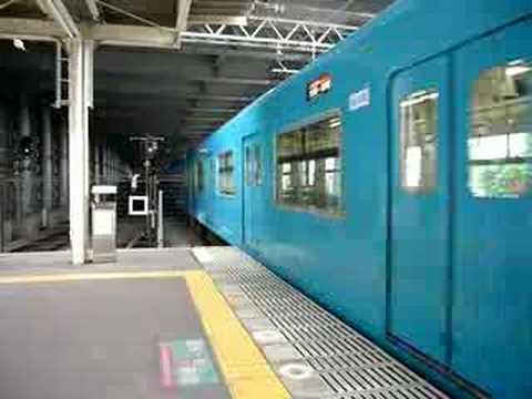 JR桜島線-201系電車桜島駅発車