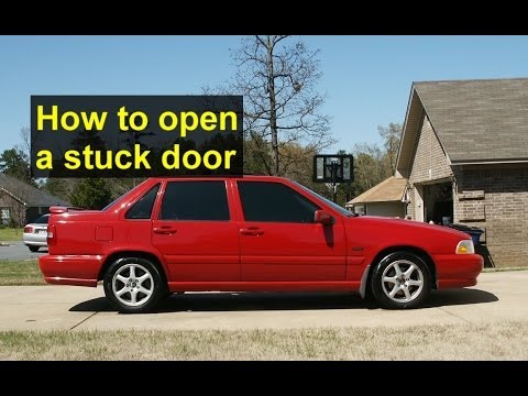 how to open a jammed door