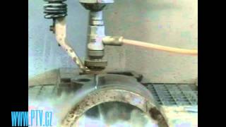 Cutting pipe segment high pressure water jet cutting head without tilt