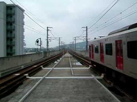 ３０３系 （６両）（0487C）（K03）・３０３系 （６両）（0484C）（K01） 【九大学研都市駅】