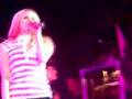 Avril Lavigne - Girlfriend (Live in Glasgow) INTRO