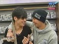 100% Entertainment 11/27/2007 Live Episode Xiao Gui was being a supportive friend and bought 100 albums. Then there was an additional 20 albums bought because Jolin lost a bet to Show.