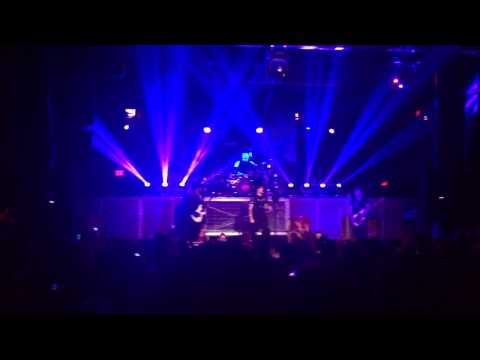 :: World so cold [live]