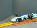 mes.s353.xrea.com PICメロディIC（踏切音）を使用した鉄道玩具の製作事例です。100円SHOPの鉄道玩具の踏切を改造したもので、LED点滅と音により実感的に楽しめます。