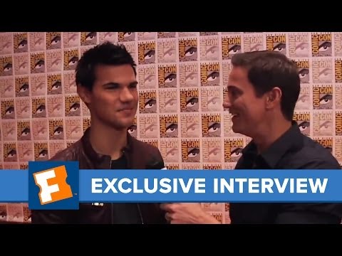 VIDEO: Taylor Lautner Imprints On A Baby! Gross! 0