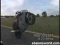 bi motosiklet �zerinde 2 ki�i varken  sow yapilmaz