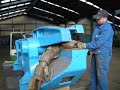 Reifen schneiden mit einer Alligatorschere Reifen schneiden mit einer Alligatorschere